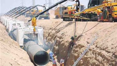 مد وتدعيم شبكات المياه والصرف لـ61 قرية بأسيوط