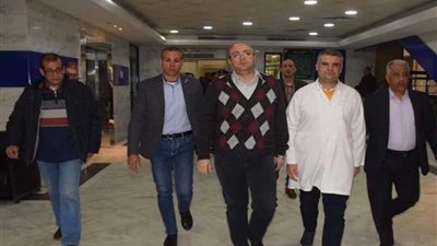 محافظ بني سويف يطمئن على مصابي حادث الطريق الصحراوي الشرقي