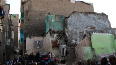 الحماية المدنية تنقذ أسرتين عقب انهيار عقار بقليوب