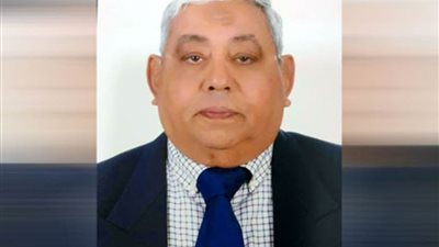 أستاذ فيروسات: 