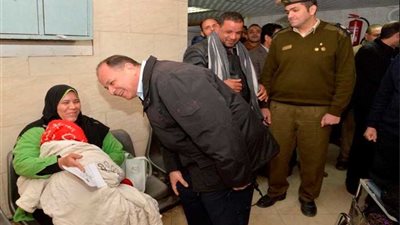 محافظ أسيوط يتفقد قسم الإصابات بالمستشفى الجامعي