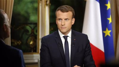الرئيس الفرنسي فى المضمار  ضد  