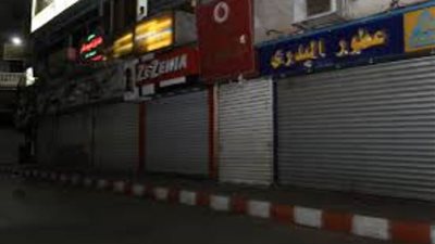 نائب محافظ قنا يتابع تنفيذ قرار غلق المطاعم والمقاهي والمحال التجارية