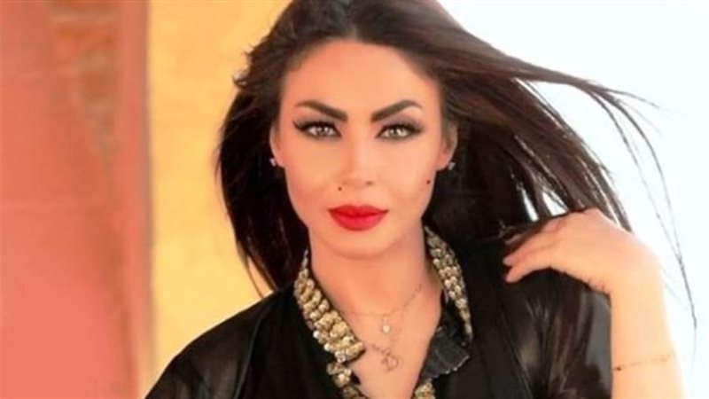 الفنانة دوللي شاهين