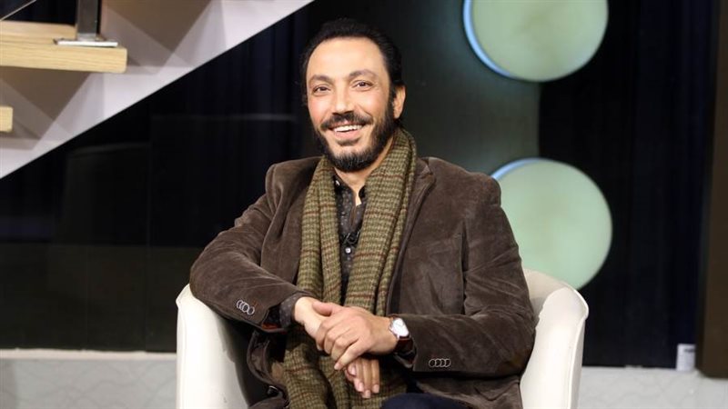 الفنان طارق لطفي