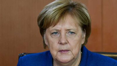 ميركل ناعية السلطان قابوس: ألمانيا فقدت صديقا