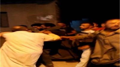 علقة ساخنة لعاطل تحرش بطفلة في بنها