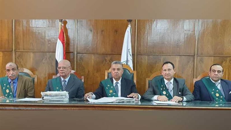 عزل أستاذ جامعي لاغتصابه