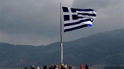 اليونان تعلن حظرا على حركة العامة لمواجهة 