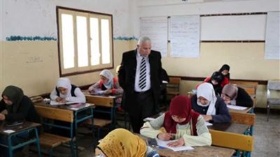 محافظ البحيرة يوجه بحل أى مشكلات بإمتحانات النقل