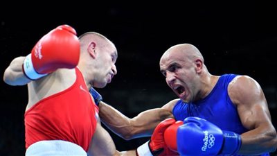 الملاكم عبد الرحمن عرابي يتحدى إيقاف النشاط بالتجهيز للأولمبياد بالمركز الأولمبي