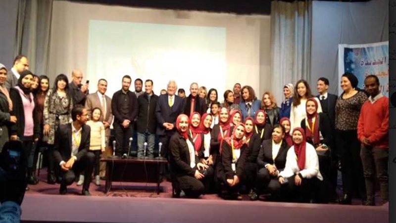 خبراء يشيدون بدور