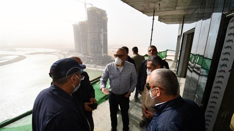 بالكمامات وبالدور