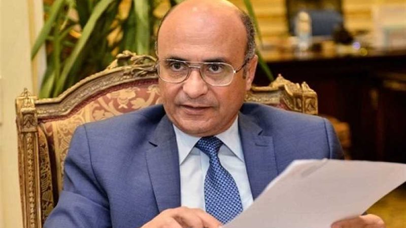 السيرة الذاتية للمستشار