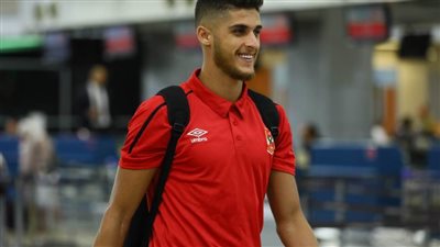 أحمد الشيخ يتحدى توقف النشاط بالتدريبات المنزلية