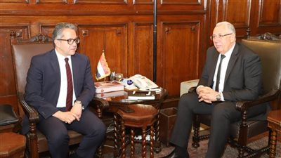 العناني والقصير يجتمعان لحل مشاكل المراسي السياحية 