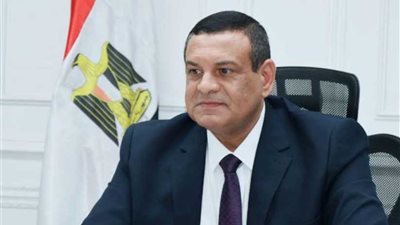 لعدم الانضباط الإداري.. محافظ البحيرة يحيل 32 موظفا للتحقيق