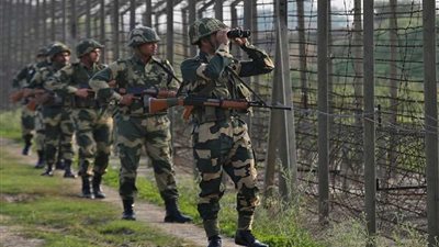 مقتل 12 شخصاً بينهم جنود في كشمير