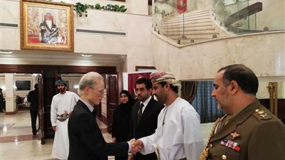 سفارة عُمان بالقاهرة تتلقى التعازي في وفاة السلطان قابوس