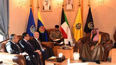 العصار يتفقد معرض 