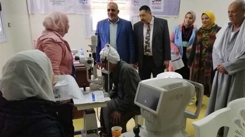 الكشف على 1400 مواطن