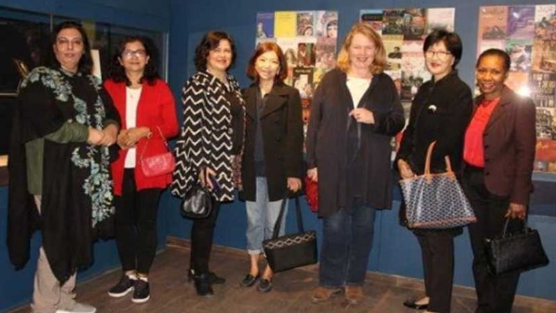 زوجات سفراء العالم