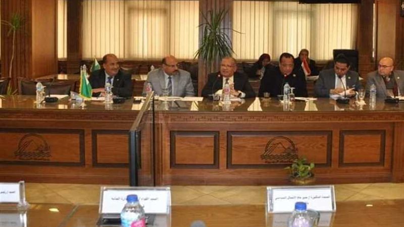 رفع ٢٠٠ ألف طن مخلفات