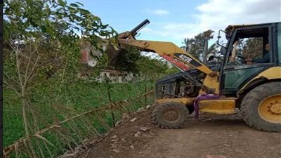 استمرار إزالة التعديات على الأراضي الزراعية بـ”المنوفية“