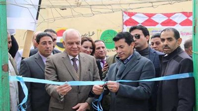 وزير الرياضة ومحافظ الجيزة يفتتحان تطوير مركزي شباب الجملة والبليدة بالعياط