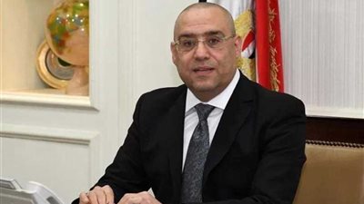 وزير الإسكان يضع حجر الأساس لأكبر مدينة طبية بـ