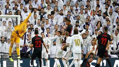 إشبيلية يتعادل مع مدريد سلبيًا في الشوط الأول