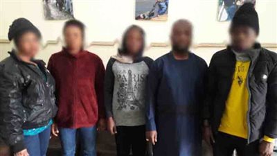 عاجل.. القبض على أجنبيين يستقطبان الأجانب راغبي العمل بطريق غير شرعي