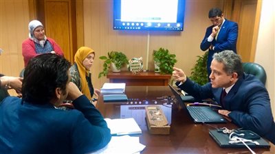 العناني يعقد اجتماعاً مع مسؤولى ميكروسوفت عبر الفيديو كونفرانس