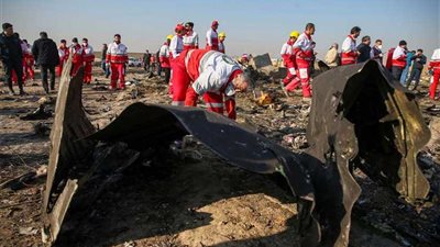 طهران تؤكد نيتها تسليم صندوقي الطائرة الأوكرانية المنكوبة