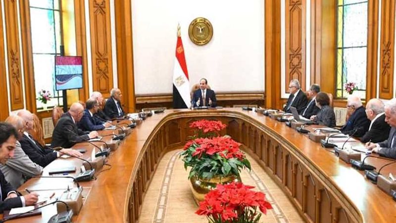 الرئيس السيسي يجتمع