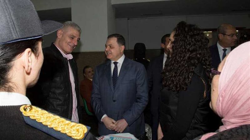 وزير الداخلية يلتقى