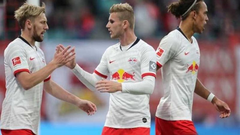 لايبزيج يواصل صدارته