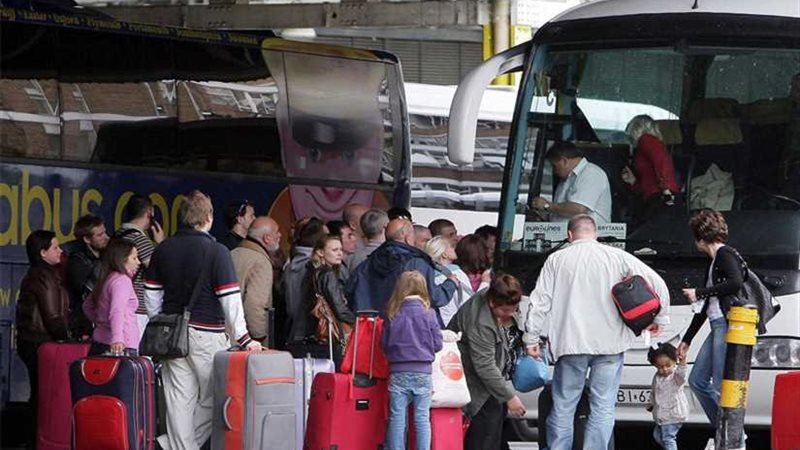 بريطانيا تبحث فرض