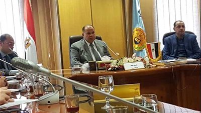 شباب المصريين الأحرار يلتقي محافظ أسيوط لبحث احتياجات المواطنين