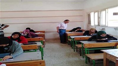 لعدم وجود ورق إجابات.. حل العلوم داخل ورق الأسئلة بمدرسة بالمنوفية