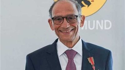 المهندس هاني عازر في لقاء فكرى بمعرض الكتاب