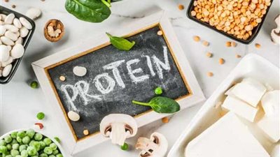 دراسة: تناول البروتين بكثرة يهدد بمرض خطير