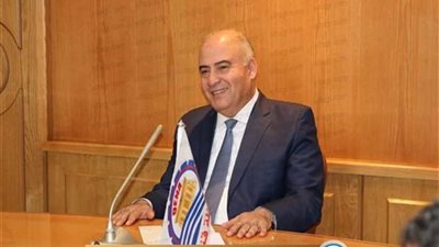 محافظ قنا: بدء توصيل 2250 وصلة منزلية للصرف الصحي بـ