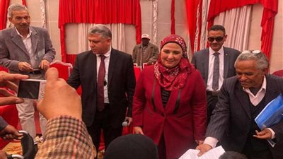 القباج والمشاط تصطحبان وفد البنك الدولي لتفقد وحدة اجتماعية بأسوان