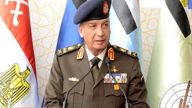 وزير الدفاع يشهد