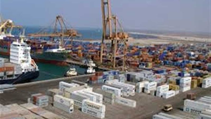 تداول 553 شاحنة بضائع