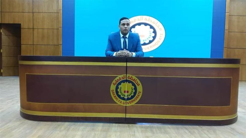 الدكتور أيمن مختار