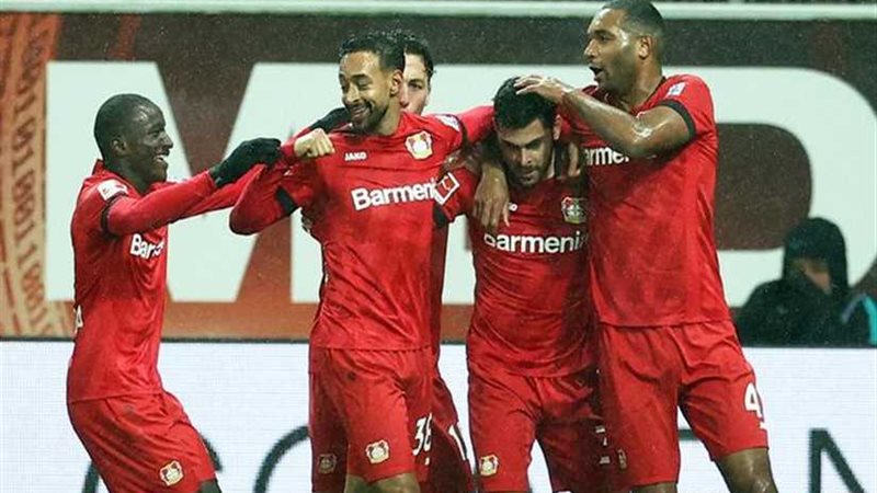 باير ليفركوزن يفوز