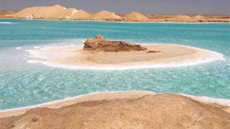 بحيرات الملح الصخري