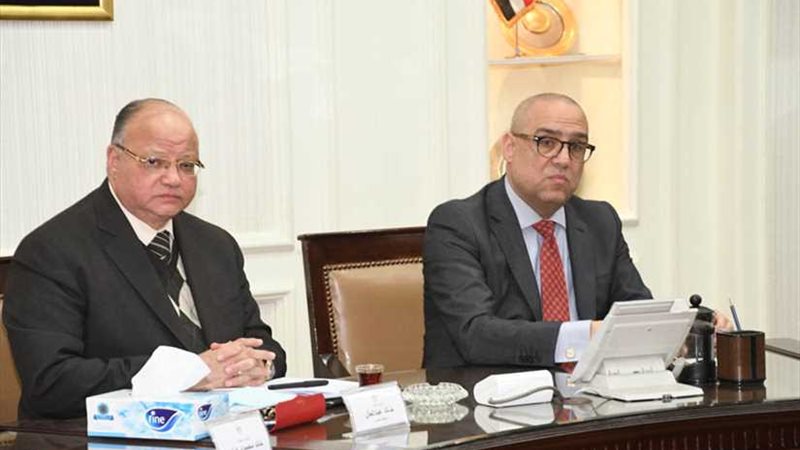 وزير الإسكان ومحافظ